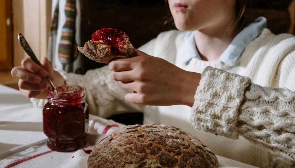 Confiture de framboise au petit déjeuner