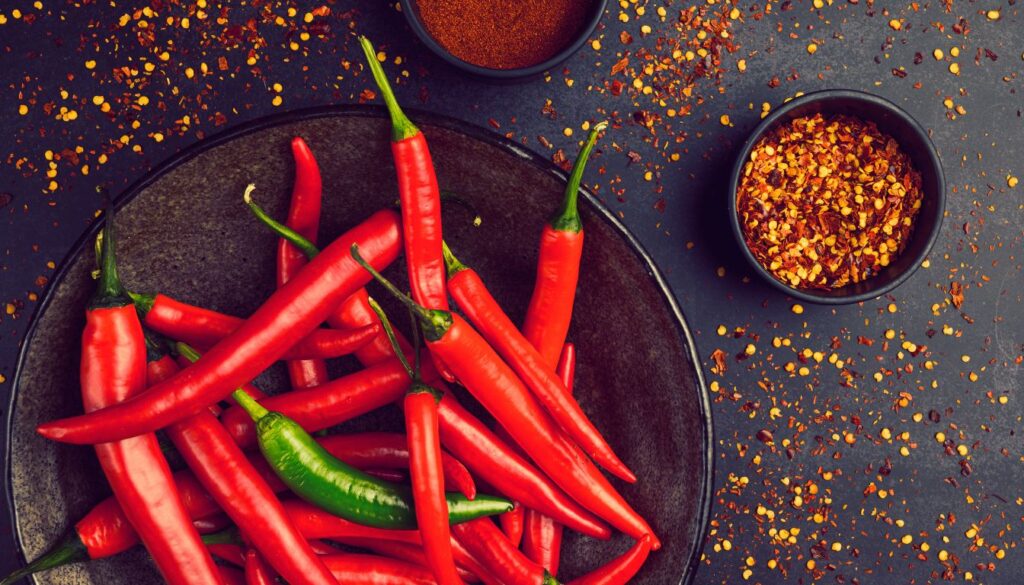 Piment de Cayenne frais et en poudre