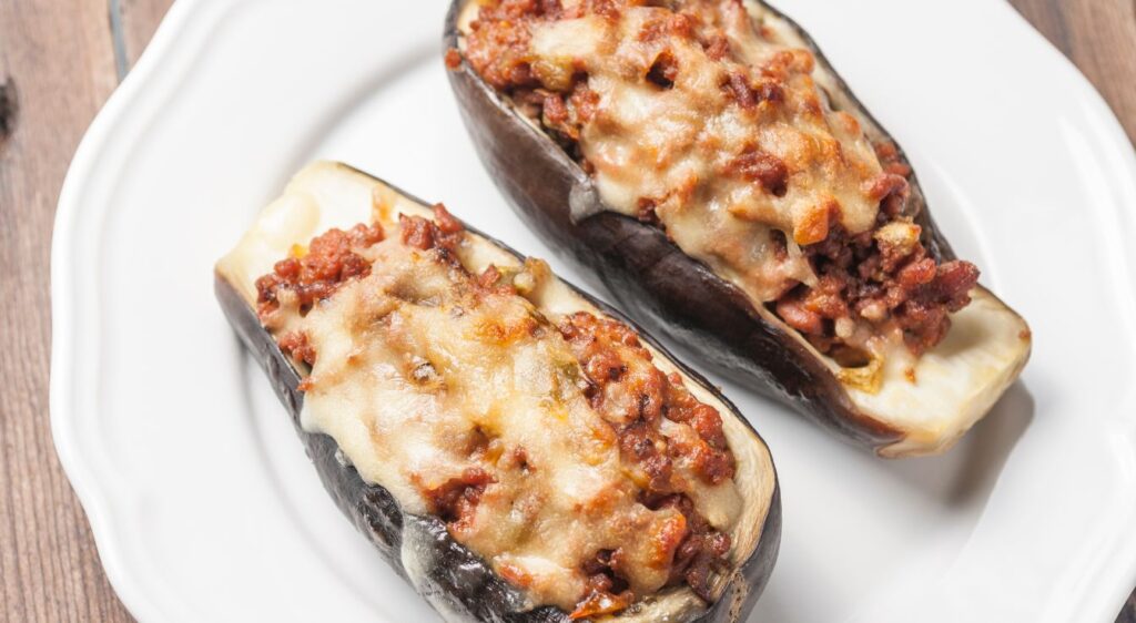 Aubergine farcie au four