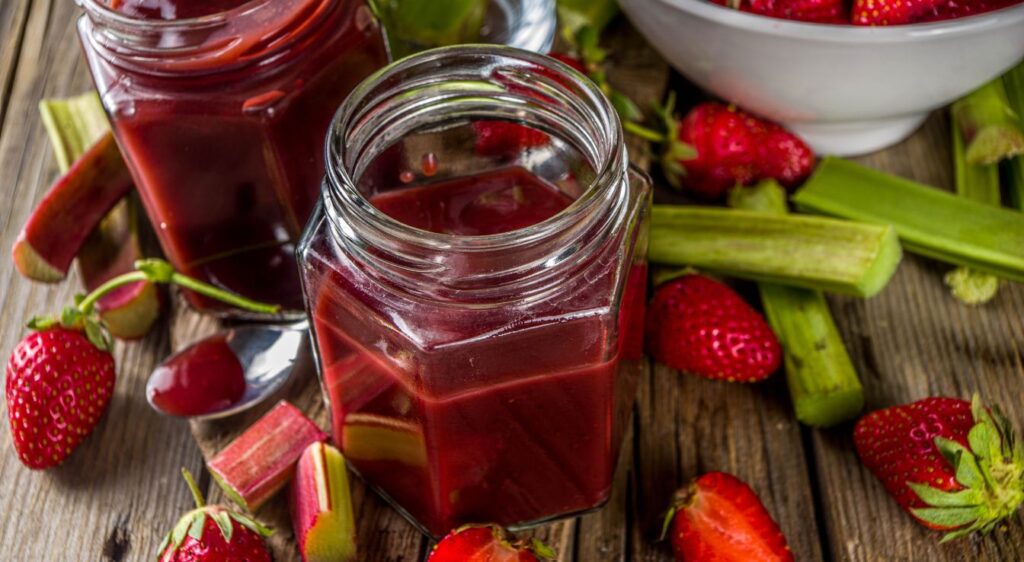 confitures rhubarbe et fraises