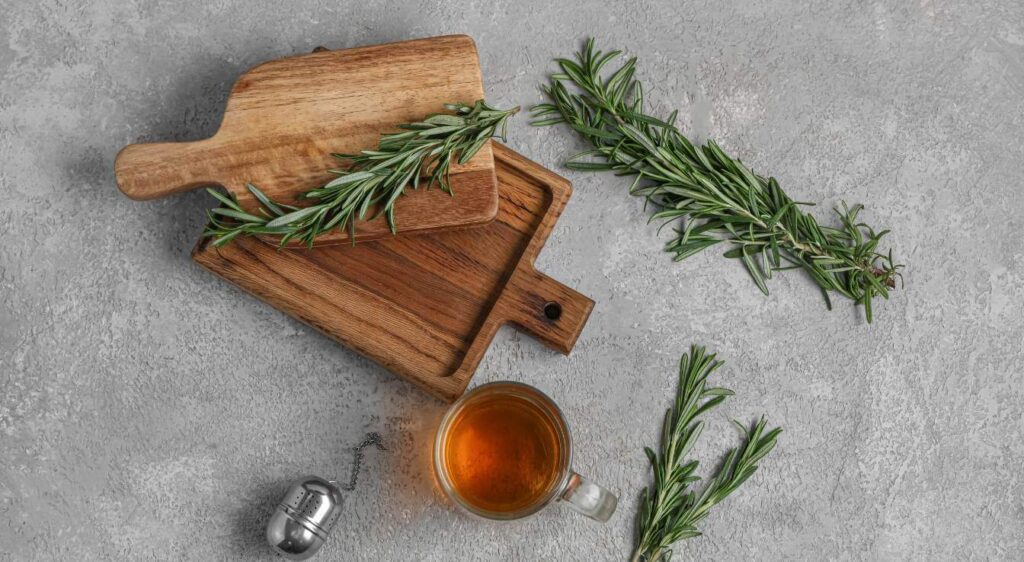 bienfaits de la tisane de romarin​