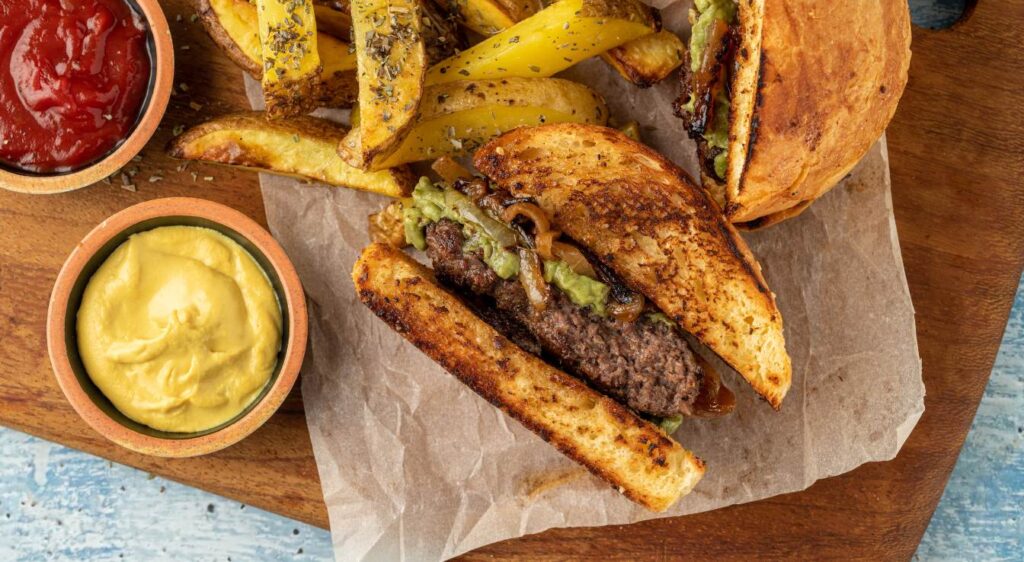 Burger aux oignons caramélisés