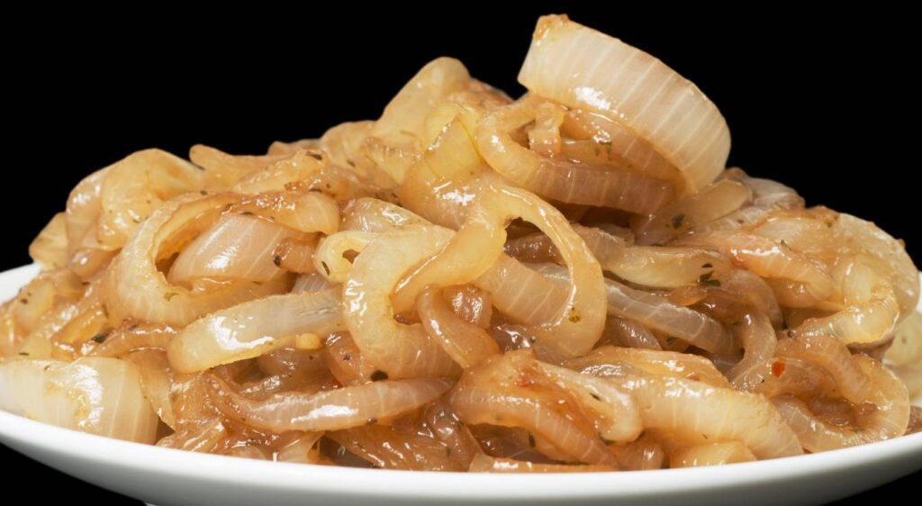 faire revenir des oignons à la poêle